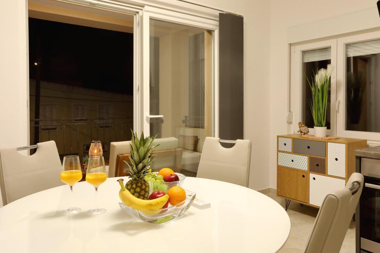 Thalia Apartment *