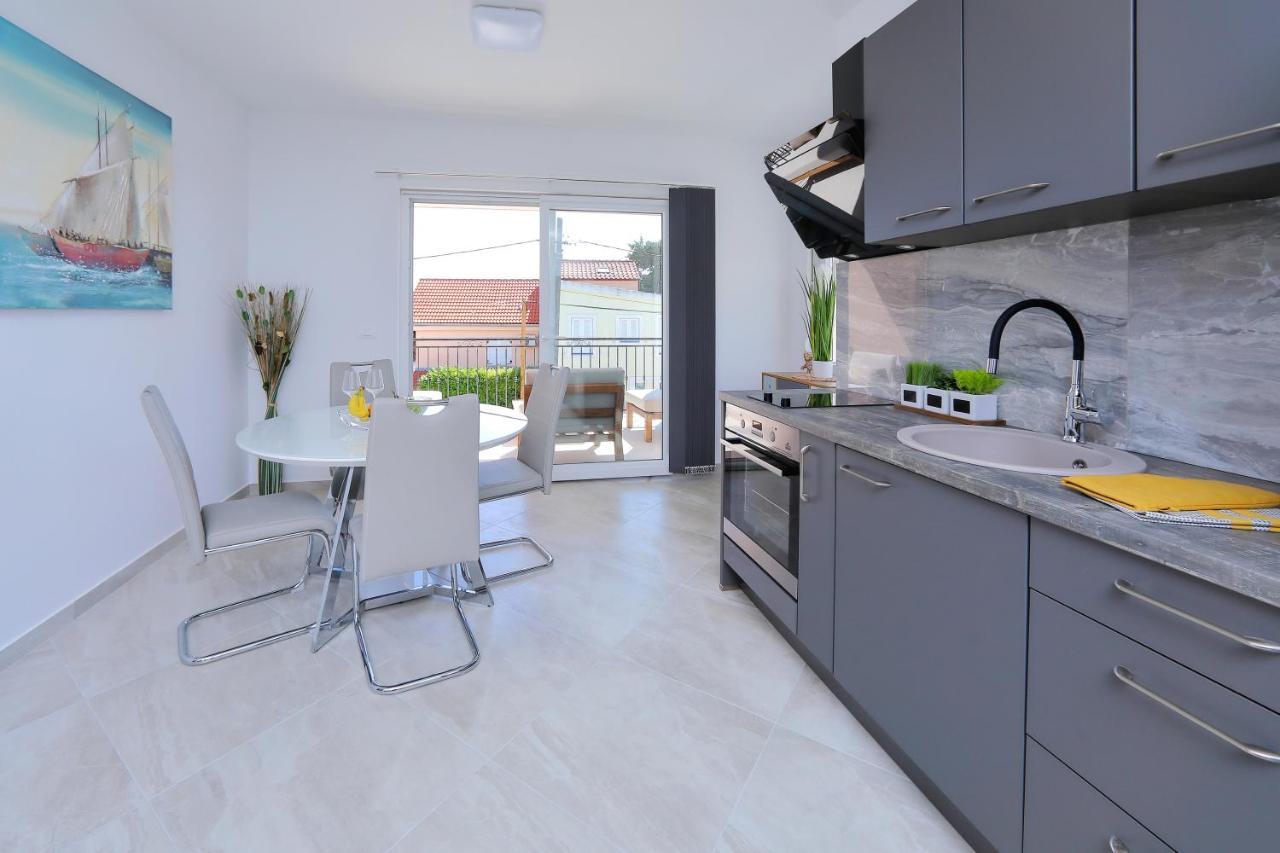 Thalia Apartment